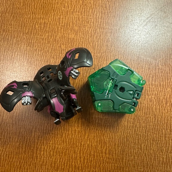 Bakugan Amphrog Green Ventus and Griswing Darkus - Picture 3 of 4